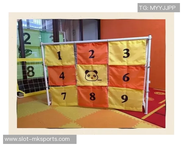 小型足球门的选择与安装技巧助你提升足球训练效果与乐趣 小型足球门的选择与安装技巧助你提升足球训练效果与乐趣